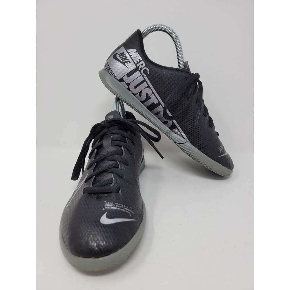 Nike Mercurial Vapor 13 Club IC GS Indoor Soccer Shoes Youth Sz 5.5 Y AT8169-001
